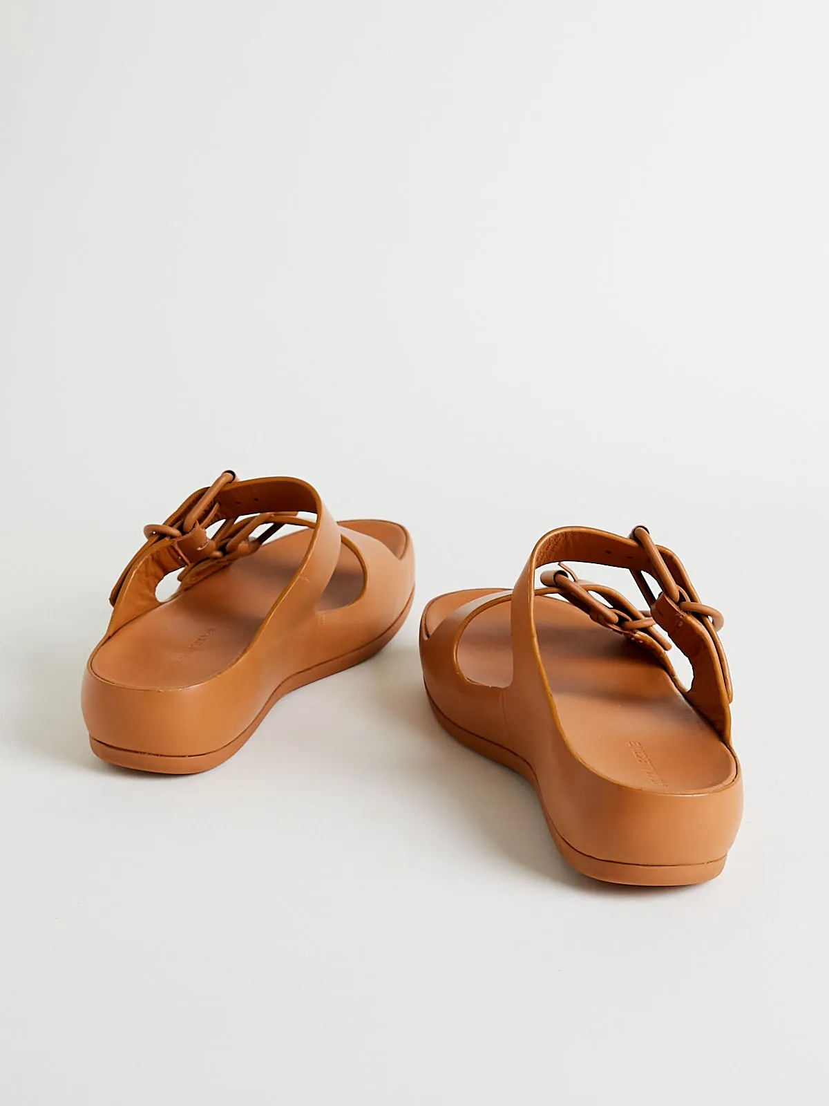 Levi Sandal in Tan