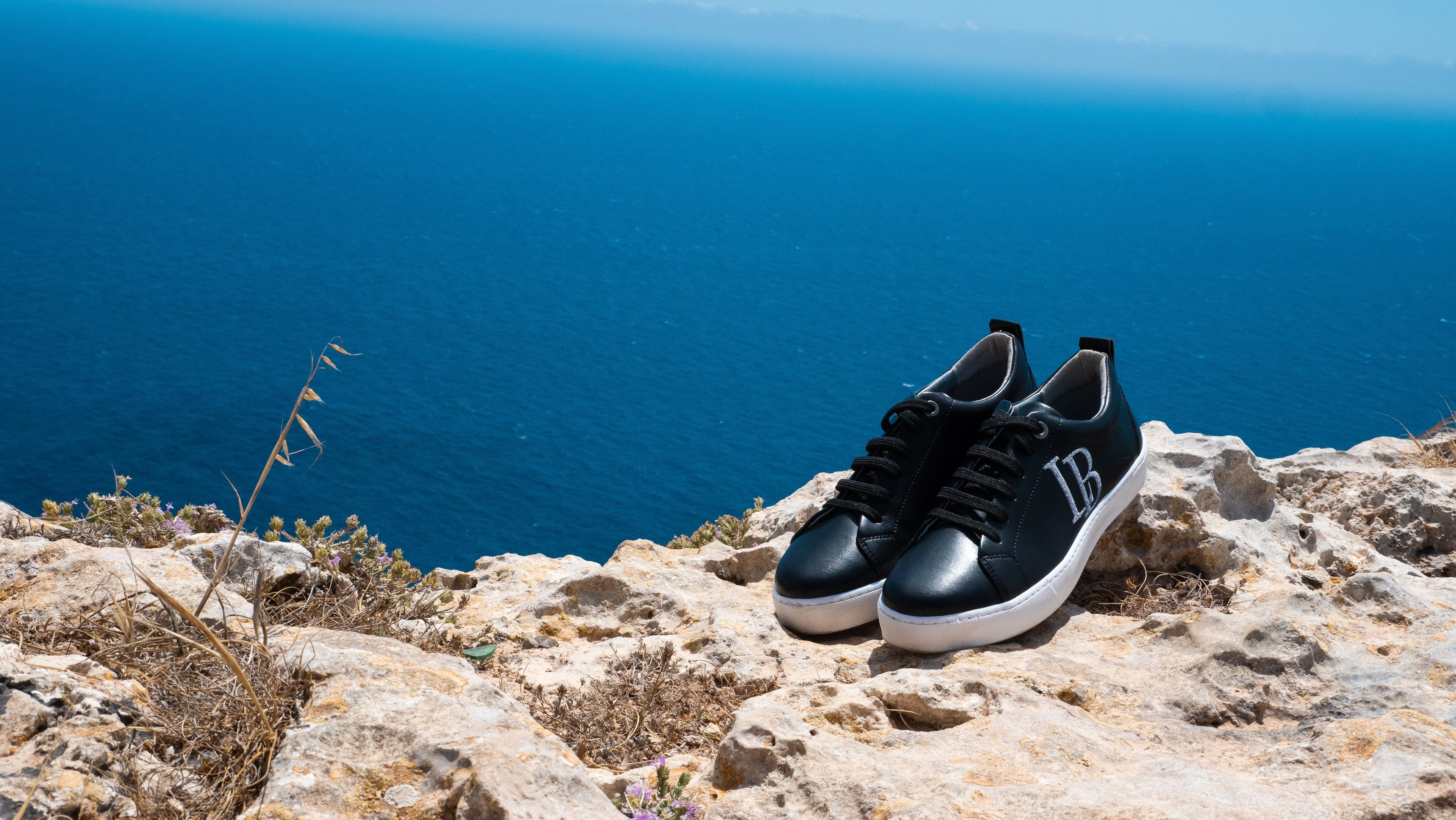 Men's Apple Leather Vegan Sneakers | Black
